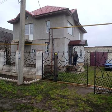 Продам будинок по вулиці Молодіжної 8