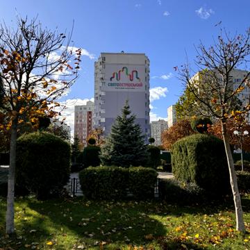 Теплична вул., 44