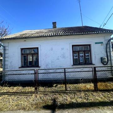 Продаж будинку в центрі міста