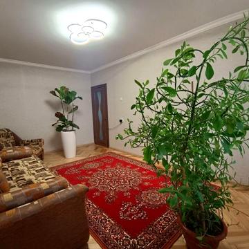 Продається 3-х кімнатна квартира в центрі м.Васильків  з індивідуальни