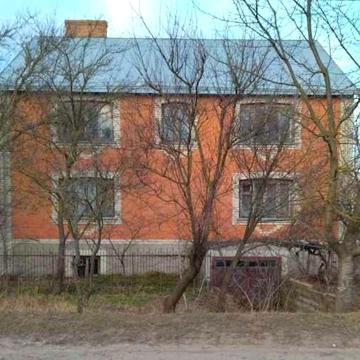 Продам приватний будинок з додатковими спорудами