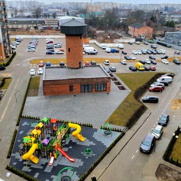 Домбровського вул., 3