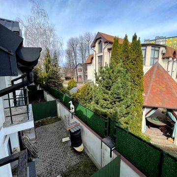 Танхаус в Микитинцях біля річки