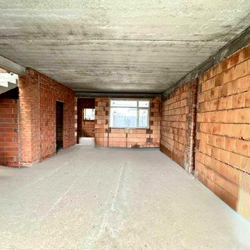 Продаж таунхауса, Військбуд