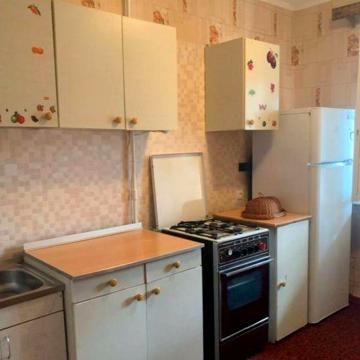 Продам 3 комнатную улучшенной планировки на Роганском Жилмассиве
