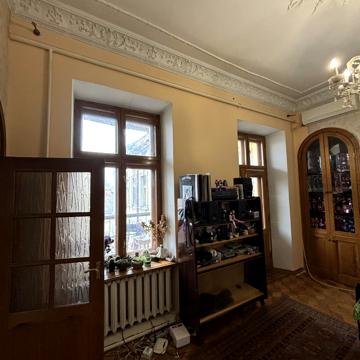 Пастера вул., 10