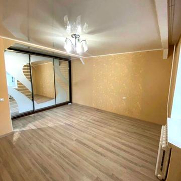 2к чешка на гречанах з гарним ремонтом та добудованим балконом!