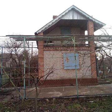 Дача з земельною ділянкою