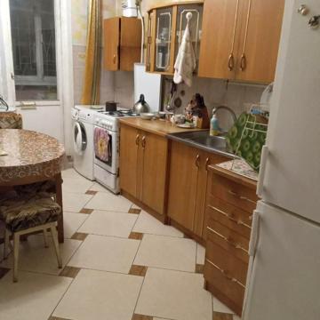 Академіка Корольова вул., 112/3