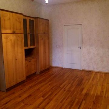 2-х комнатная сталинка, 64м. (переоборудована в 3-х комнатную) Чумака