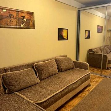 Камяногірська вул., 111