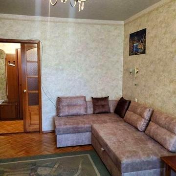 Продам большую 2х ком. На Парусе!