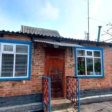 У продажу будинок на чотири кімнати