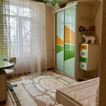Продаж 4-кімнатної квартири вул Петра Могили 28