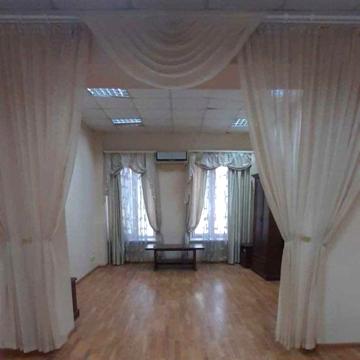 Продам 1 к. квартиру на Веры Холодной/Соборная пл. Средний этаж.Балкон