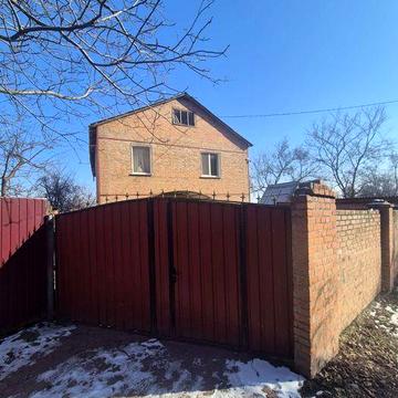 Продам 2-х поверховий будинок в центрі міста