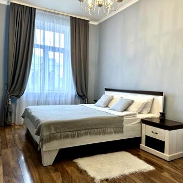 Люкс апартаменты с кофемашиной в центре с видом на Драмтеатр