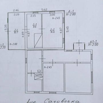 Продаю півбудинку  кімната пл. 23.2 м, опалення пічне вхід окремий, є