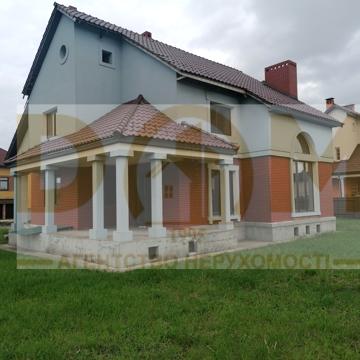 Василя Сухомлинського вул., 25