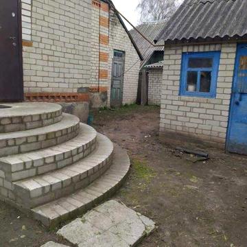 Продам будинок в найближчому передмісті