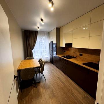 Продам комфортну 1к квартиру Метрологічна 107 ЖК Кришталеві Джерела