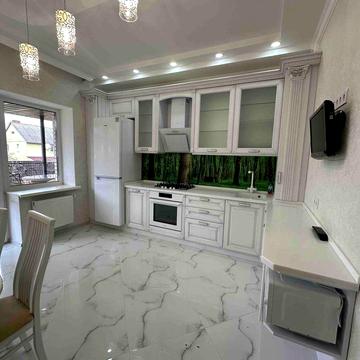 Продаж  будинку із системою розумного дому в центрі міста. Усі комунік