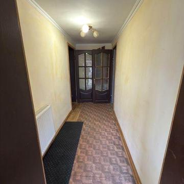 Здається окремий будинок