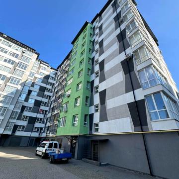 Пасічна вул., 44