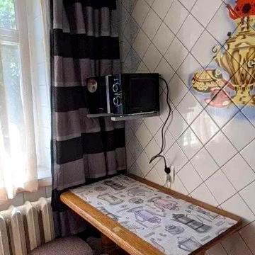 Продаж 1 к кв бул Жасміновий м Палац Спорту - середній поверх