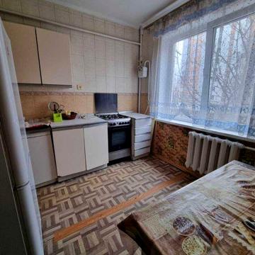 Сдам 2-х кімнатну кв.на Намиві(вул.Озерна(вул.Лазурна 28 б)
