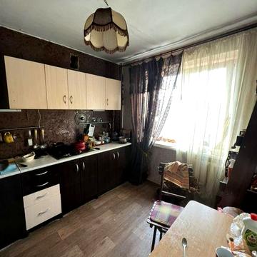 Поділ. Продам  трикімнатну квартиру
