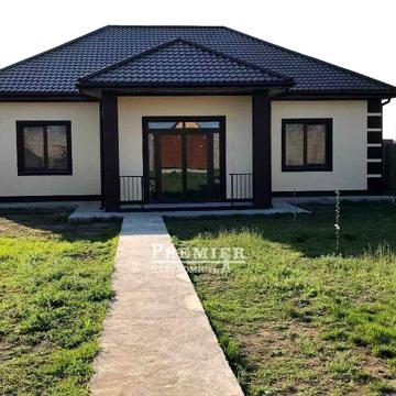 У продажу будинок у селищі поблизу Чорноморська