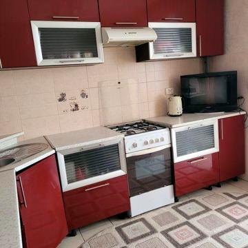 Продам 1 км.кв. неподалік ЖК Сонячний.Обжита новобудова.Заходь і живи