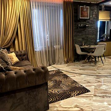 Продам 2х комн  в самом центре МЕГАСПОРТ