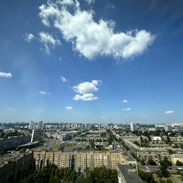 Володимира Сосюри вул., 6