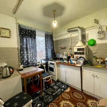 Продається 1-но кімнатна в районі 10  школи