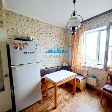Продаж квартири 3 кімнати окремі, Каштанова 5. Початок Троєщини