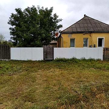 Продам 1\2 будинку в Печенігах