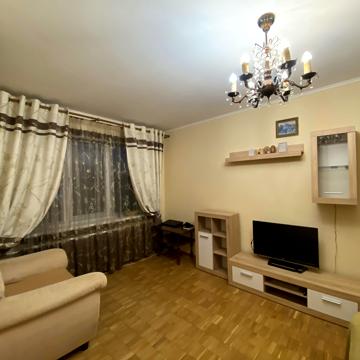 Братиславська вул., 44 а