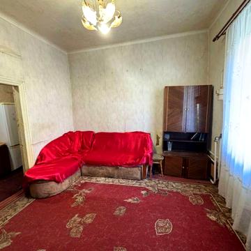 Продається 2х кімнатна квартира, р-н Пивзаводу. Ціна з оформленням.