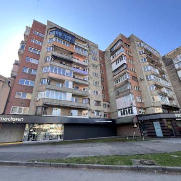 Продаж квартири в центрі з неймовірним виглядом