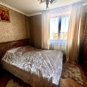 Євгена Патона вул., 2