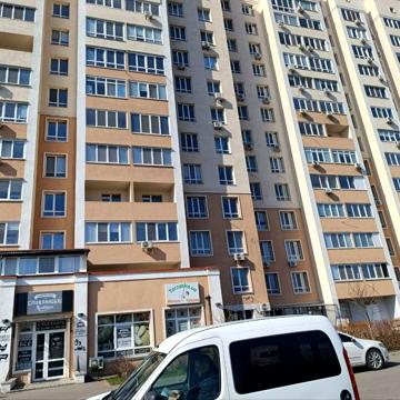 Чубинського вул., 8в