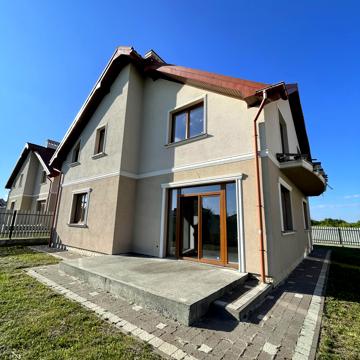 Острівська вул., 9