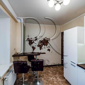 Теплична вул., 38