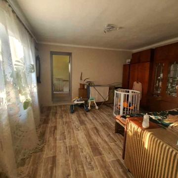Разумовська вул., 44