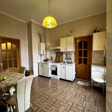 3 кімнатна затишна квартира в історичному центрі міста