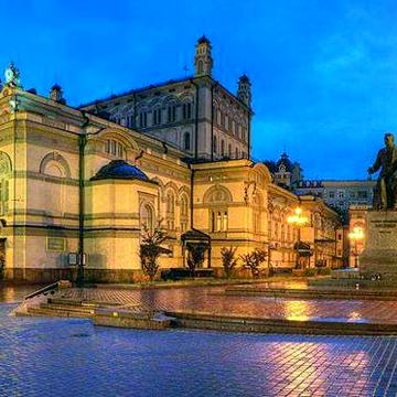 Двухкомнатная квартира, ремонт и мебель, рядом Золотые ворота