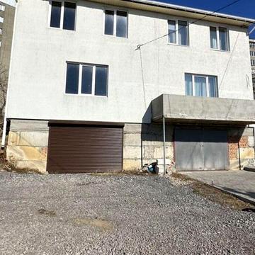 Продаж Котеджу, Дуплекс - Близько Центру.