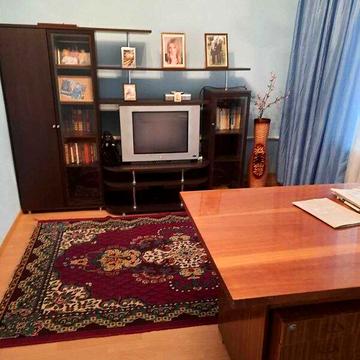Продаж 5к Дім Артема Воронюка вулиця